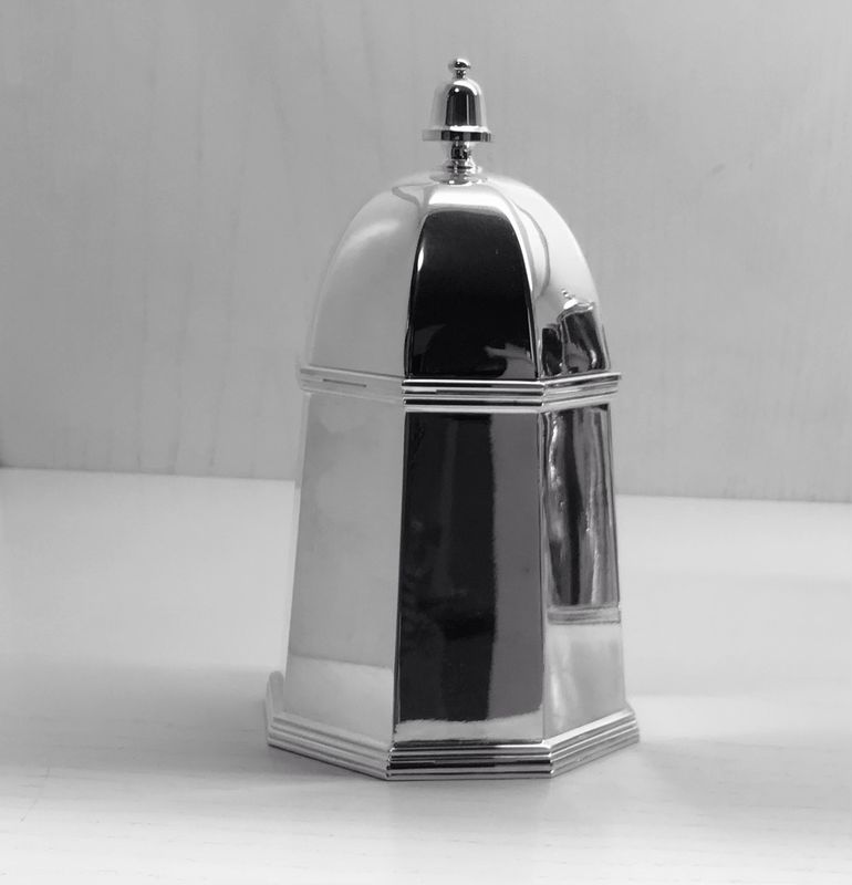 ZUCCHERIERA OTTAGONALE CON COPERCHIO IN ARGENTO