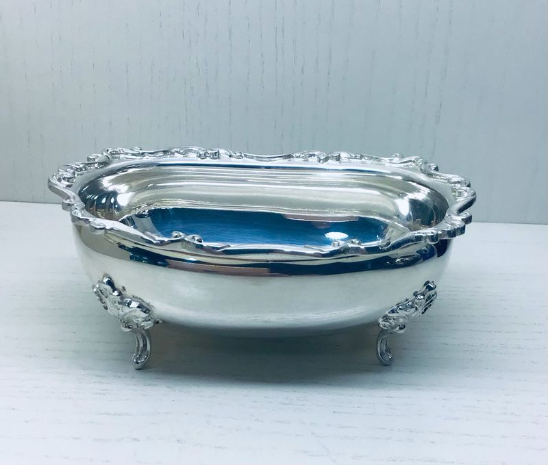 ZUCCHERIERA ARGENTO CON PIEDINI