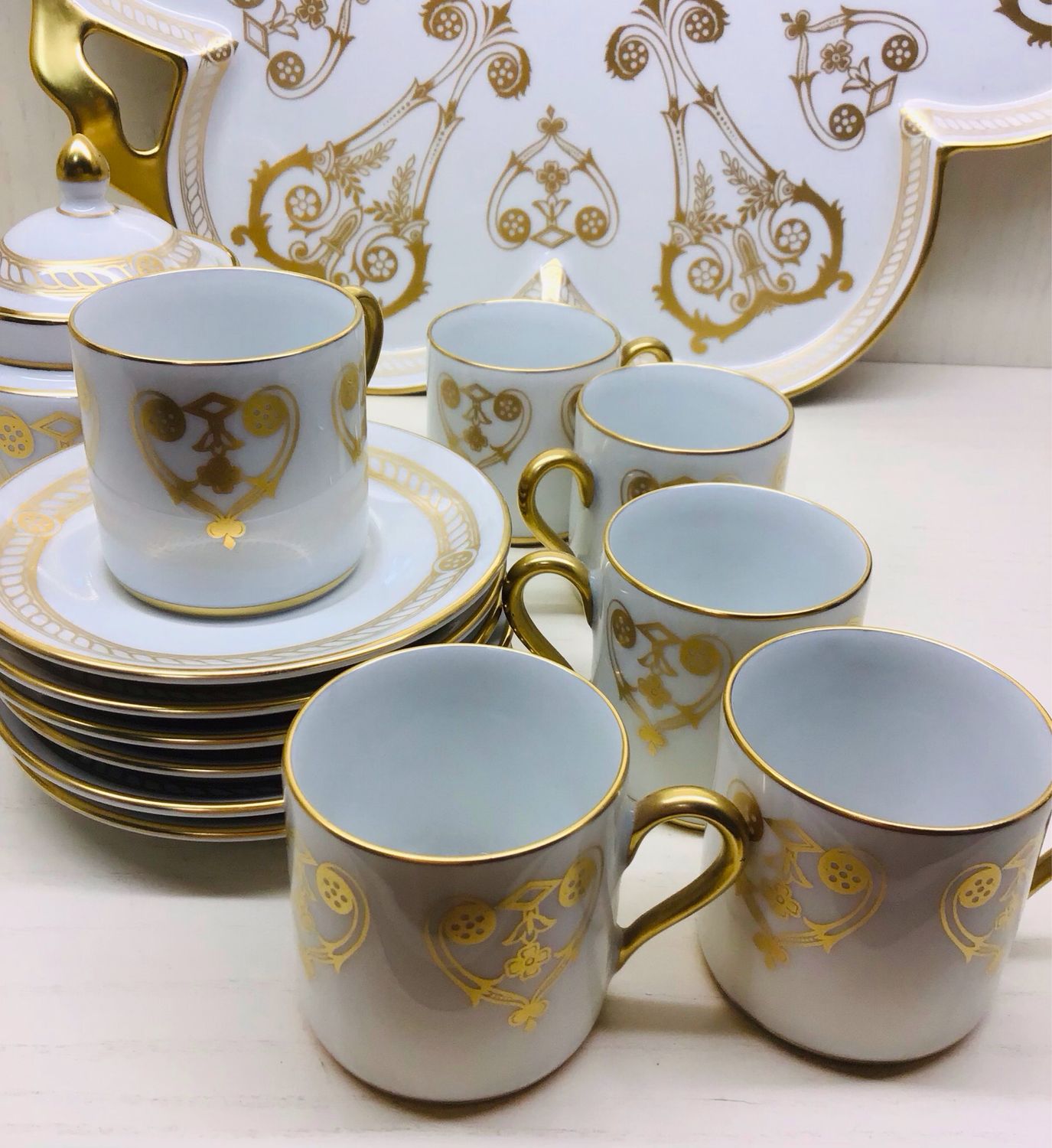 SERVIZIO  SEI TAZZINE CAFFÈ CON PIATTINO IN PORCELLANA DECORO ORO ZECCHINO