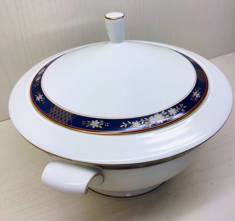 ZUPPIERA TAVOLA IN PORCELLANA BONE CHINA DECORO ORO ZECCHINO