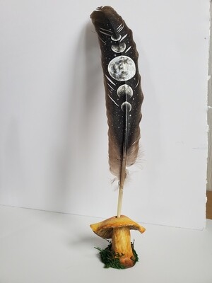 Painted Moon Feather w/Mushroom Stand