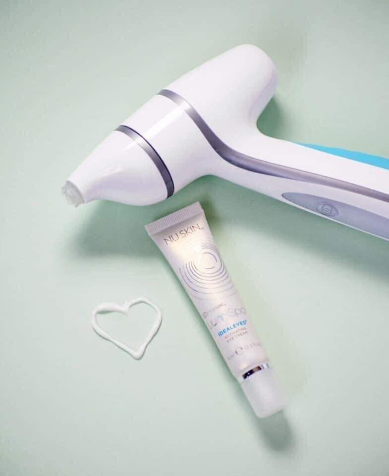 Eye Attachment With Eye Cream