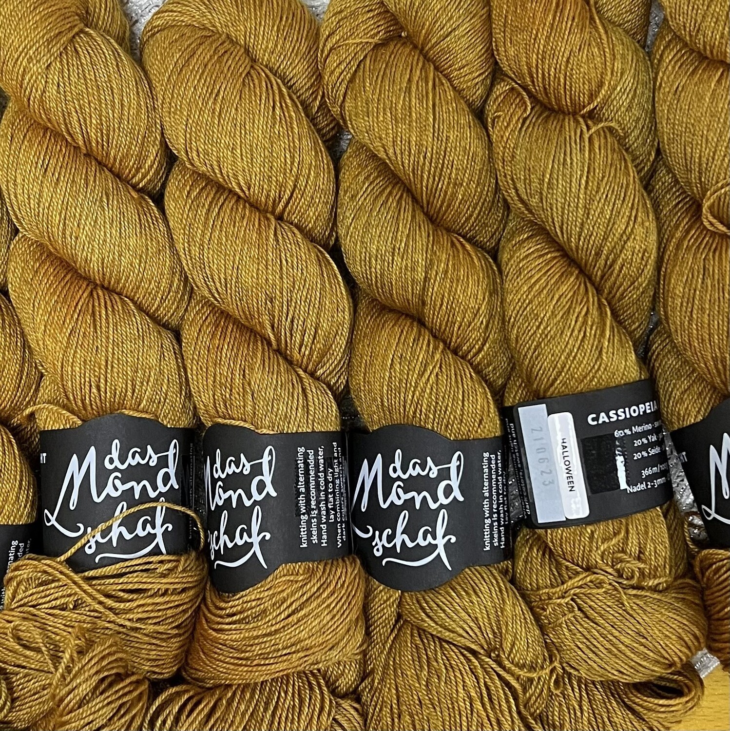 Das Mondschaf Fingering Cassiopeia Light (Merino Yak Silk) Halloween