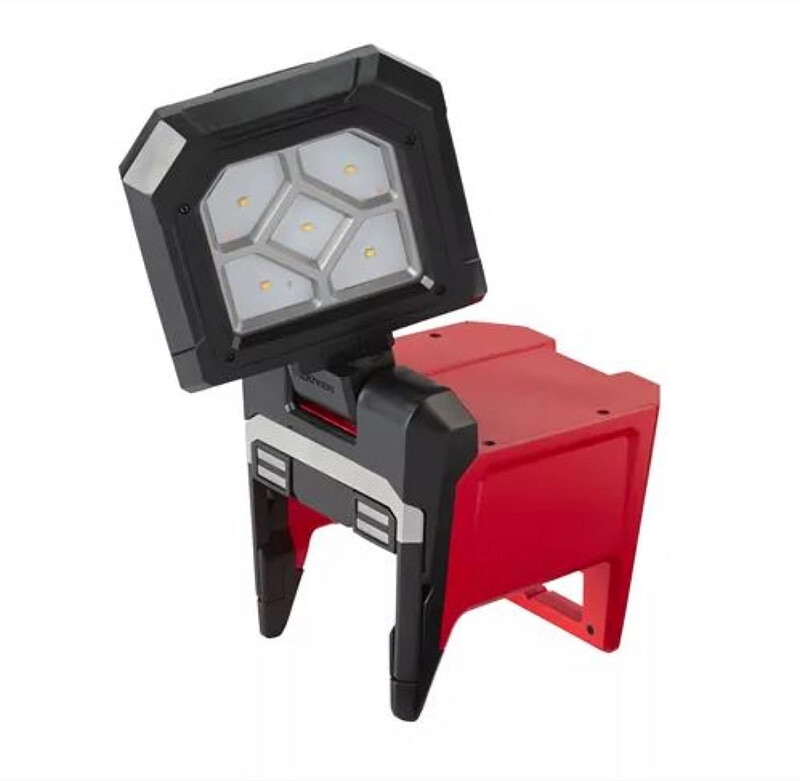 Milwaukee - Faro LED ruotabile 360° 18 Volt - senza batteria Milwaukee - Faro LED ruotabile 360° 18 Volt - senza batteria