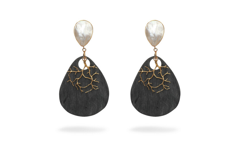 Fiona in Mother of Pearls and Horn