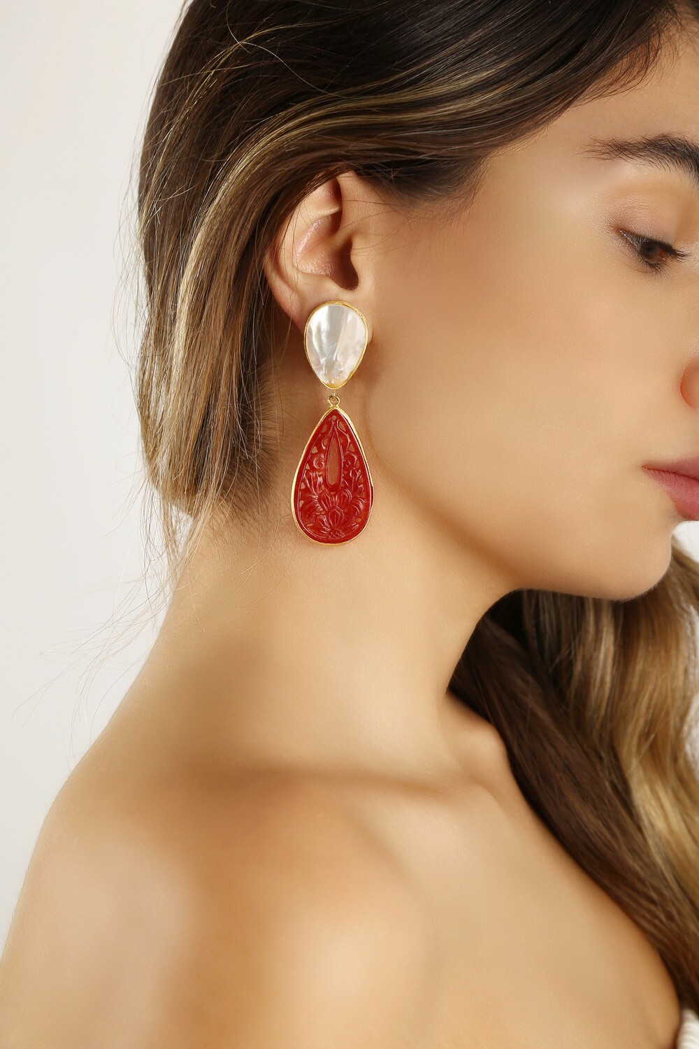 Florence In Red Agate And Mother Of Pearls