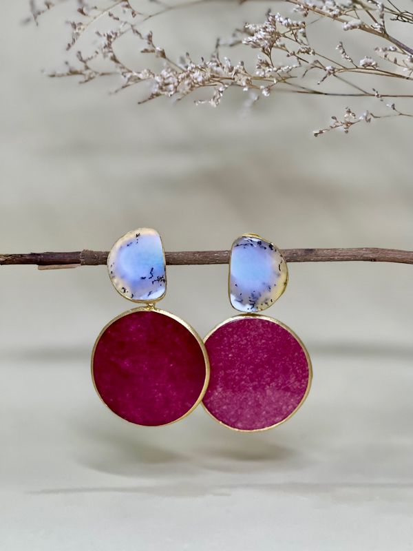 Red Agatha Earrings In Round Agate