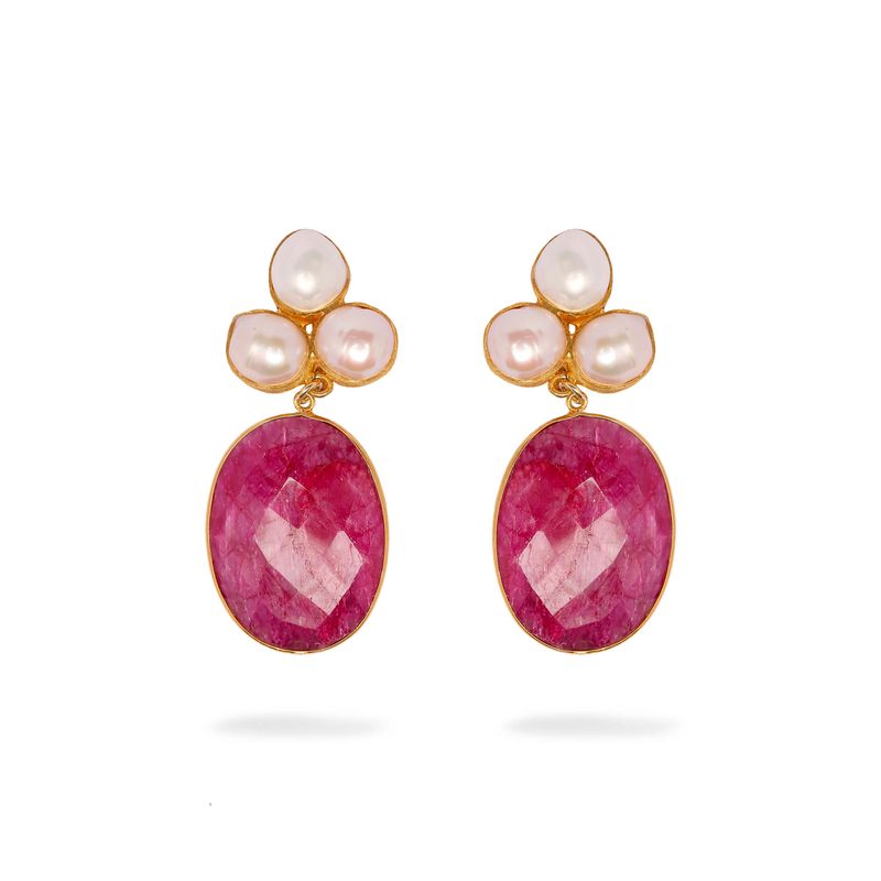 Audrey In Pearls And Red Agate