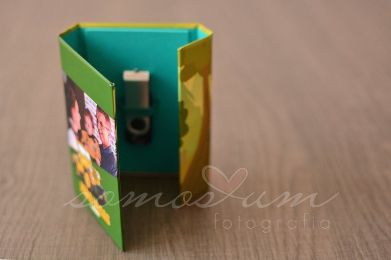 Case Pendrive (fechamento magnético)