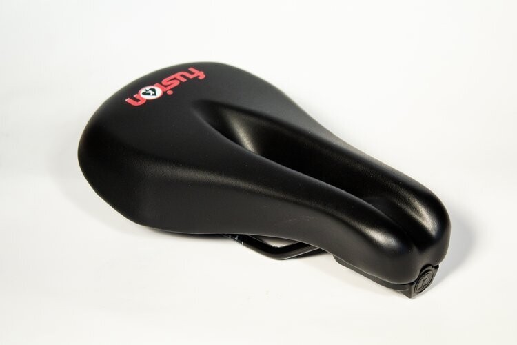 Koobi Fusion 233 triathlon saddle - Chromo or steel rails