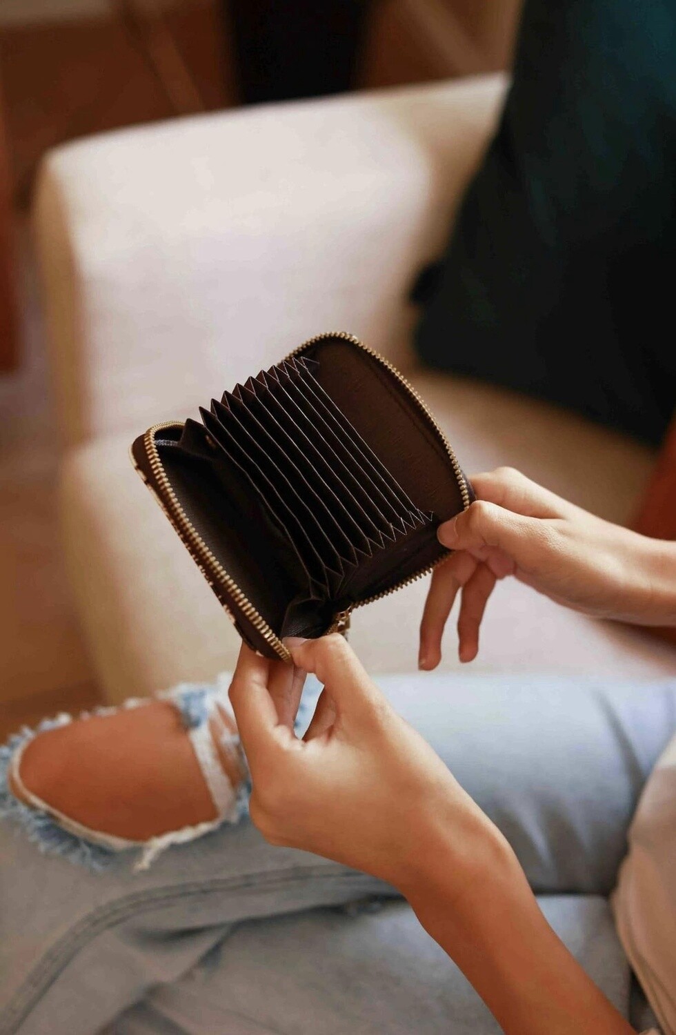 CARD HOLDER
