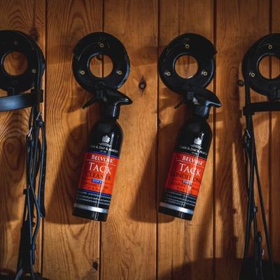 Pflege, Futter & Stallequipment