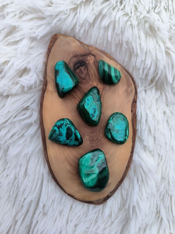 Malachite Chrysocolle
: Etre en accord avec soi, pierre de transformation, détoxifie et ANTI DOULEURS