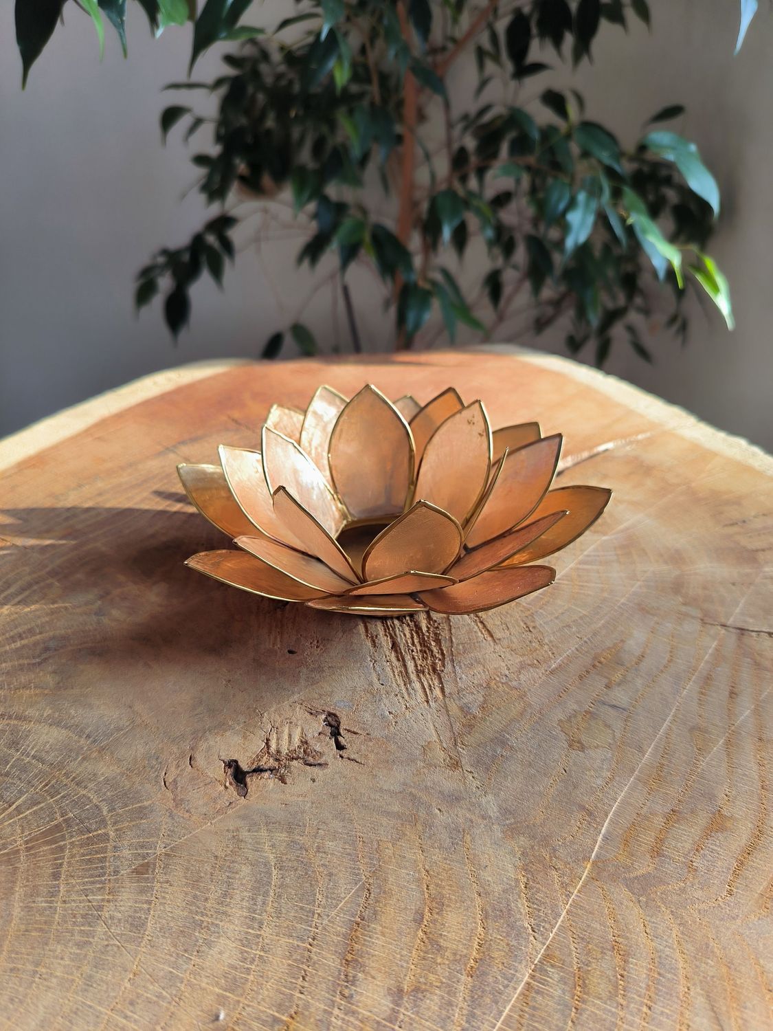 Bougeoir Lotus en Coquillage de Capiz