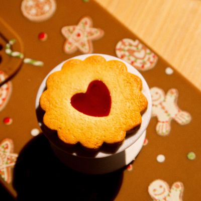 Shrewsbury Biscuit Novelty Phone Grip