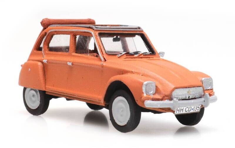 Citroën Dyane orange toit ouvert