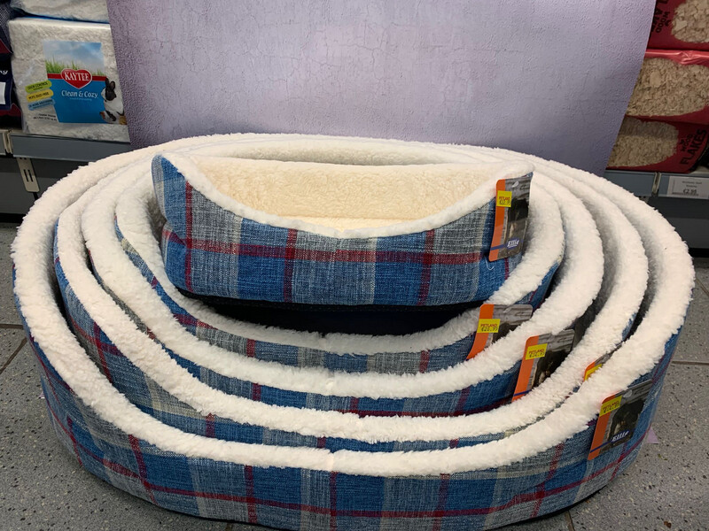 ELLIE BLUE TARTAN DOG BED 18&quot;