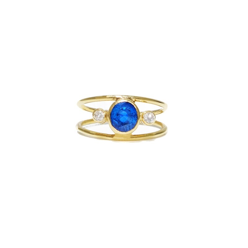 Sapphire oval ring