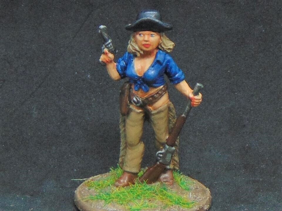Doll Face Kitty - Wild West Outlaw (on foot)