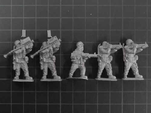 Eureka Miniatures, Cold War: US Infantry in MOPP Gear with Support Weapons, including M60, M72 LAW & Stinger