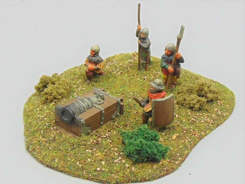 Grade D - Essex Miniatures - Medieval - Bombard & Crew
