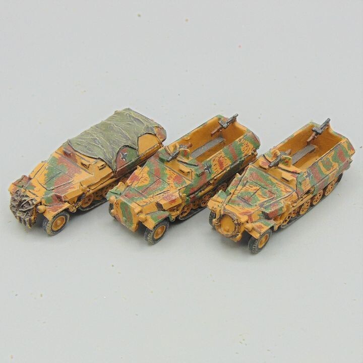 Grade E - Peter Pig- Late WW2 - German Hanomags