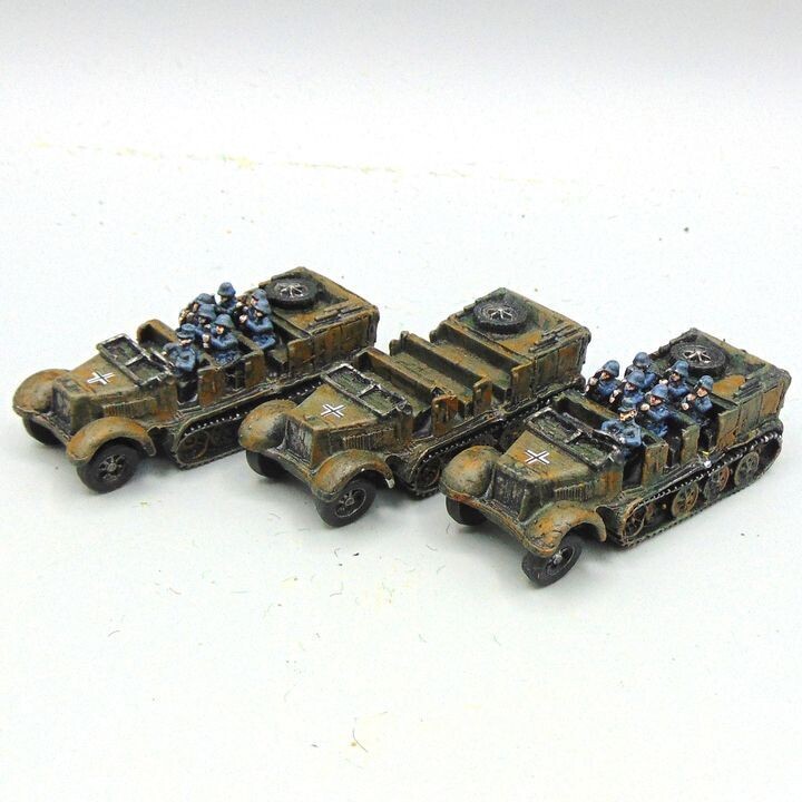 Grade D - Skytrex Miniatures - WW2 - German Sdkfz 7 Artillery Tractors