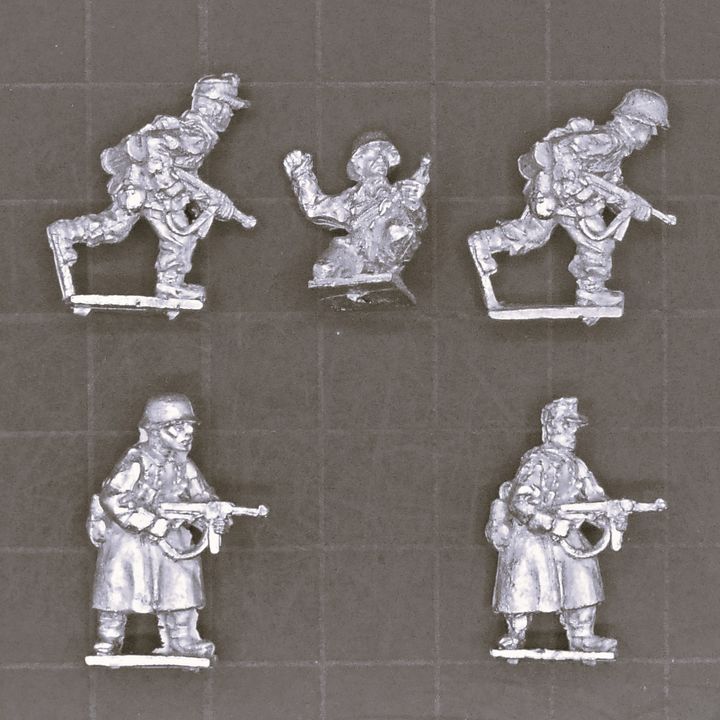 Sojers, WW2: Late War German Infantry with SMG's