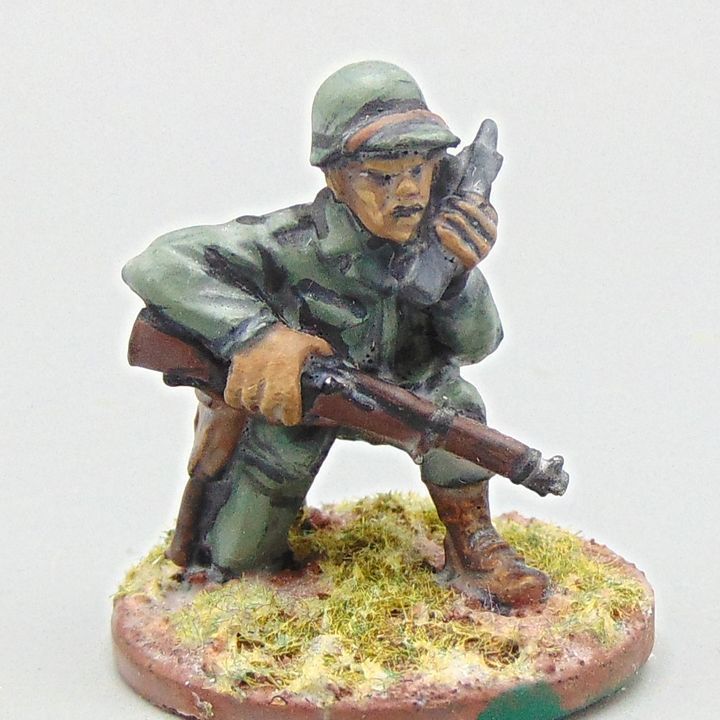 Grade D - Black Tree Design - WW2 - US Infantry Officer with Radio