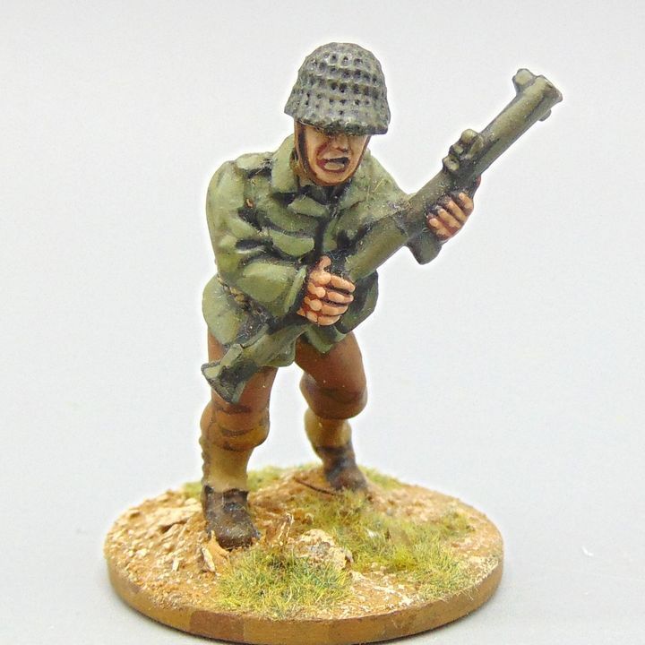 Grade D - Black Tree Design - WW2 - US Infantryman with Bazooka