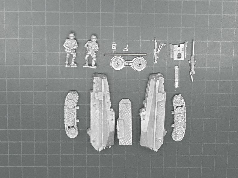Hinchliffe Models, WW2: German Sdkfz 251/10 37mm Self Propelled Gun Hinchliffe Models, WW2: German Sdkfz 251/10 37mm Self Propelled Gun