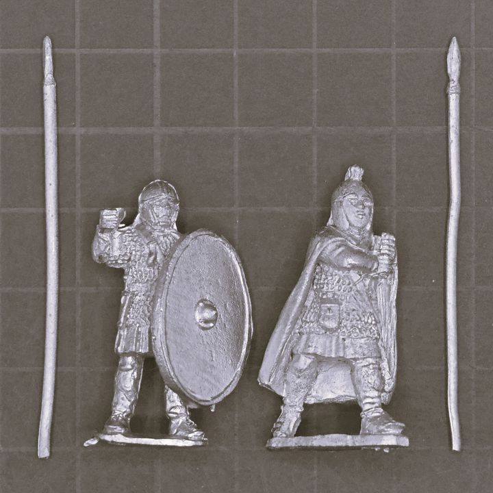 Gripping Beast, Late Roman: Standard Bearer & Guard