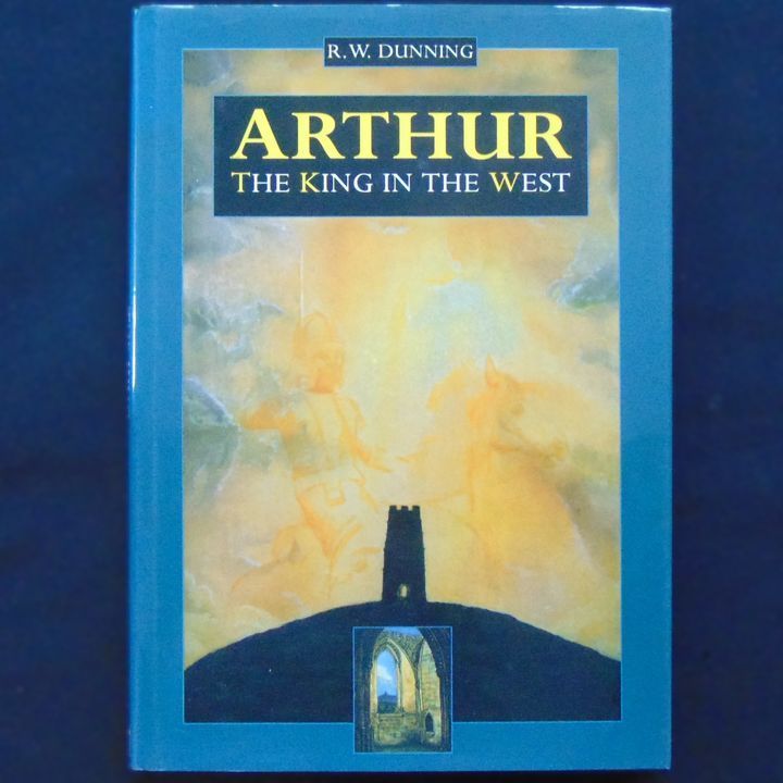 Grange Books - Arthur, The King In The West