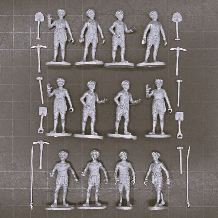 Crann Tara Miniatures, C18th Colonial India - Indian Labourers with Various Tools