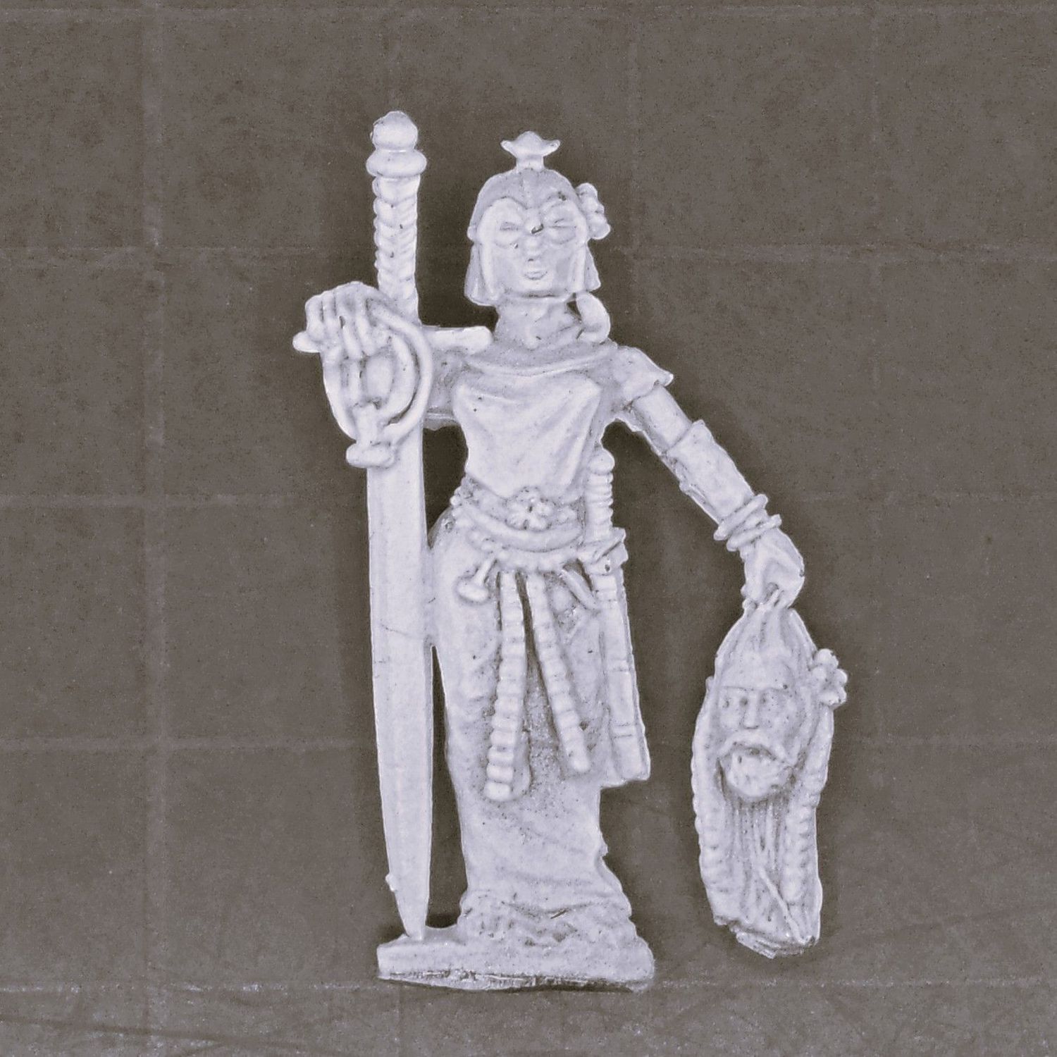 Warmonger Miniatures, Fantasy Elves: Nymph Warrior - Anthemis Pale Orchid