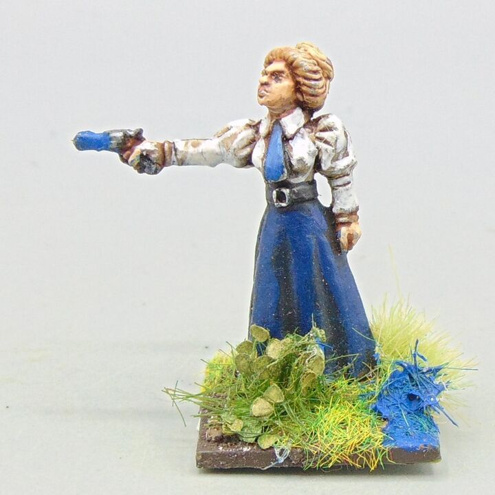 Grade C - Wargames Foundry - Darkest Africa - European Lady with Pistol
