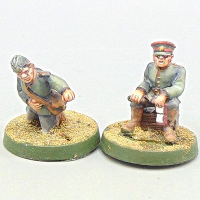 Grade C - Black Tree Design - WW2 - 2 x Soviet Russian Mortar Crew, Relaxing