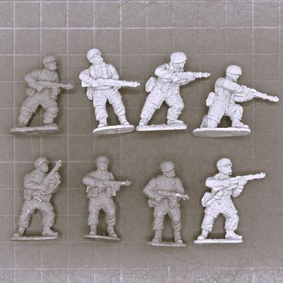 Black Tree Design, WW2: German Fallschrimjager with Rifles & SMGs Black Tree Design, WW2: German Fallschrimjager with Rifles & SMGs