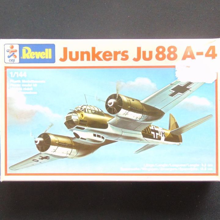 Revell, WW2: German Junkers Ju88 A-4 Revell, WW2: German Junkers Ju88 A-4
