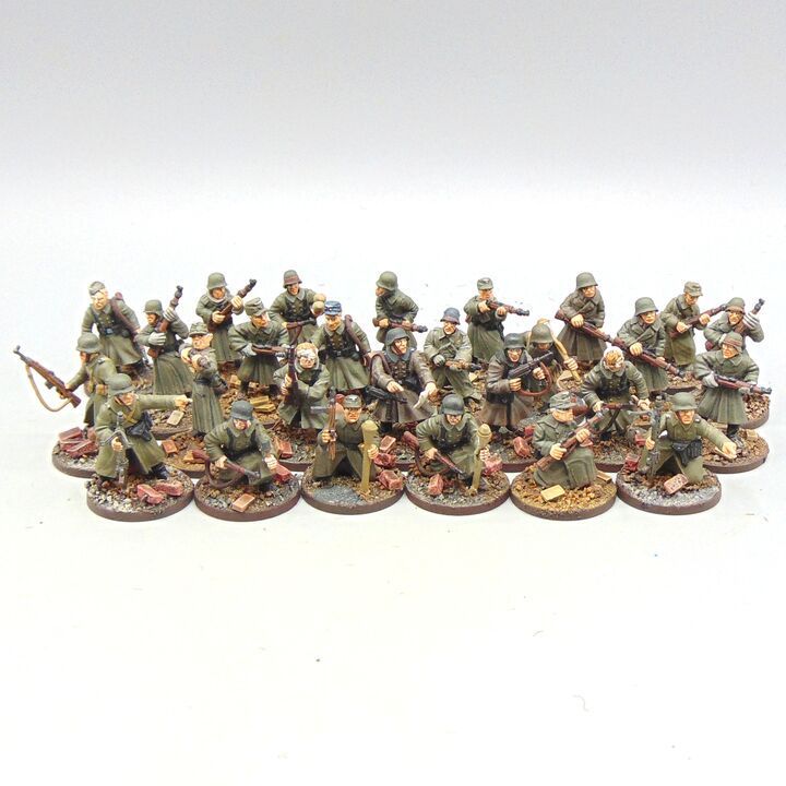 Grade B - Various Manufacturers - WW2, Battle for Berlin - German Infantry in Greatcoats