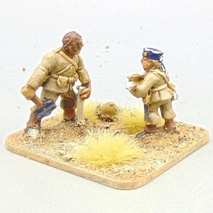 Grade D - Unidentified Manufacturer - Mahdist War - British Infantryman & Drummer Boy Setting Range Markers Grade D - Unidentified Manufacturer - Mahdist War - British Infantryman & Drummer Boy Setting Range Markers