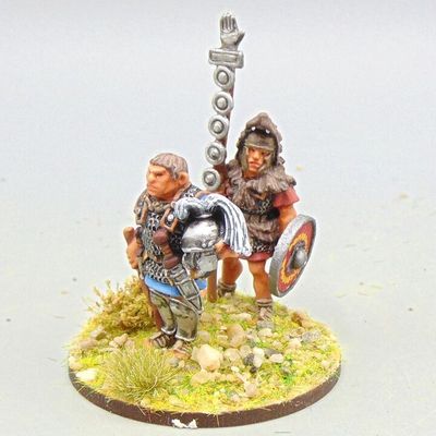 Grade A - Wargames Foundry - Later Republican Roman - Centurion & Standard Bearer