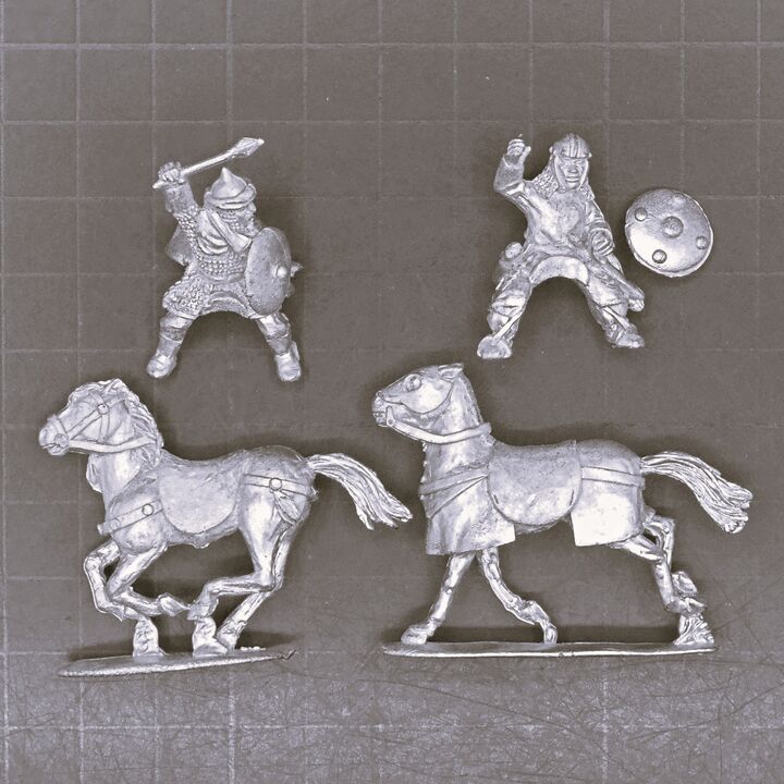 Footsore Miniatures, Armies of the Caliphrates: Mounted Arab General & Standard Bearer Footsore Miniatures, Armies of the Caliphrates: Mounted Arab General & Standard Bearer