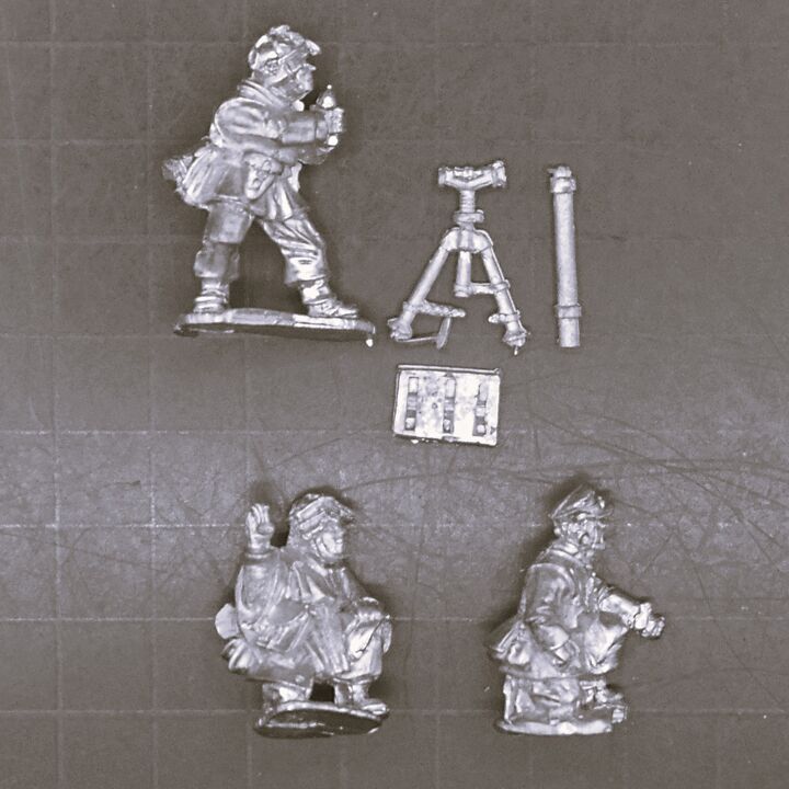 Artizan Designs, WW2: Late War German Army 8cm Mortar Team Artizan Designs, WW2: Late War German Army 8cm Mortar Team