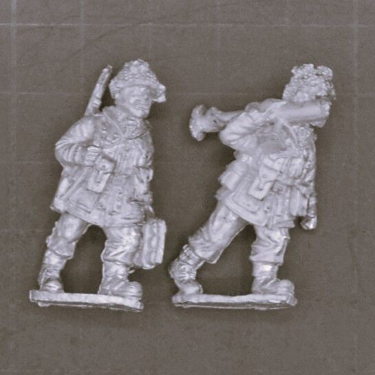 Renegade Miniatures, WW2: British Airborne Piat Team, Advancing Renegade Miniatures, WW2: British Airborne Piat Team, Advancing