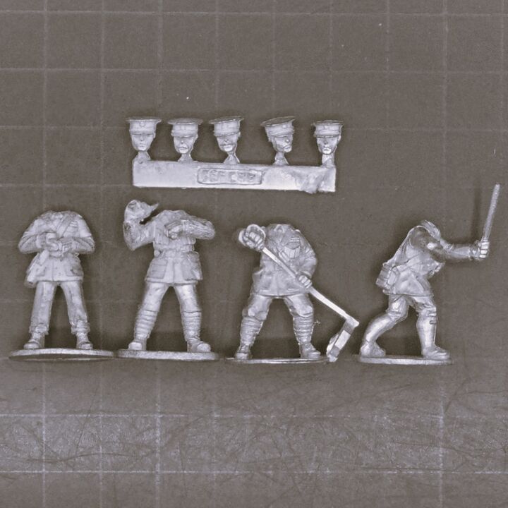 Woodbine Design Company, WW1: British Officers in BEF Caps Woodbine Design Company, WW1: British Officers in BEF Caps