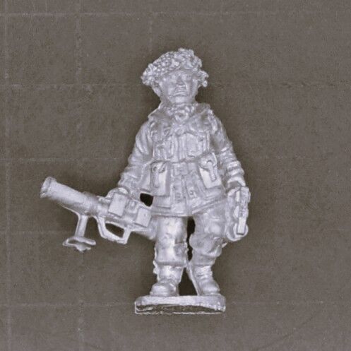 Renegade Miniatures, WW2: British Paratrooper, Advancing with Piat Renegade Miniatures, WW2: British Paratrooper, Advancing with Piat