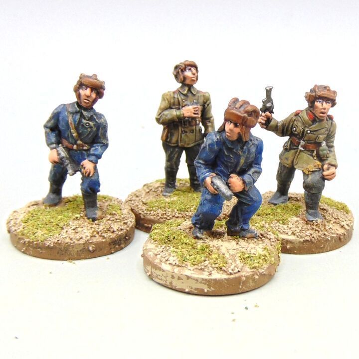 Grade D - Warlord Games(?) - WW2 Eastern Front - Dismounted Soviet Tank Crew Grade D - Warlord Games(?) - WW2 Eastern Front - Dismounted Soviet Tank Crew