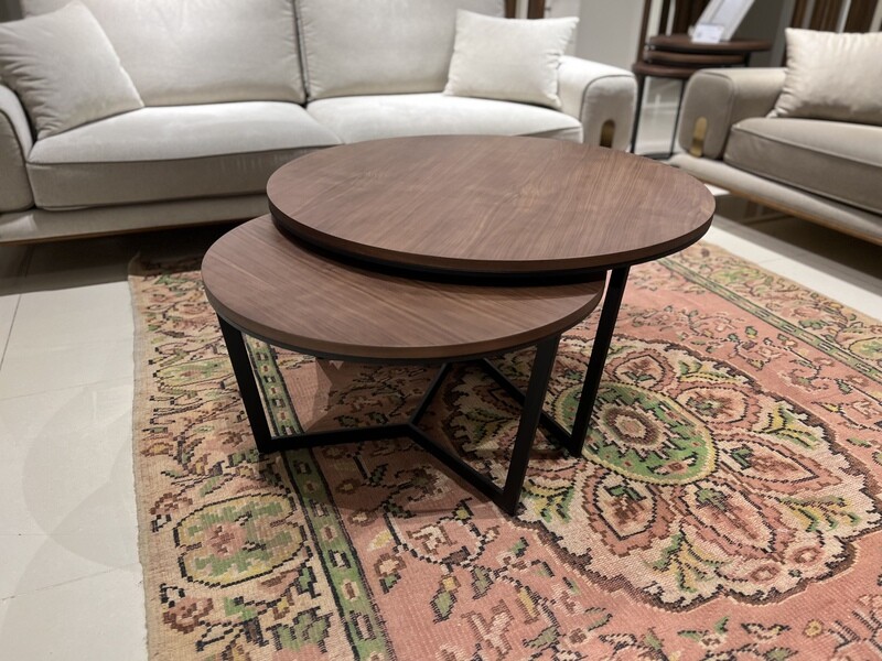 Mercedes Middle table