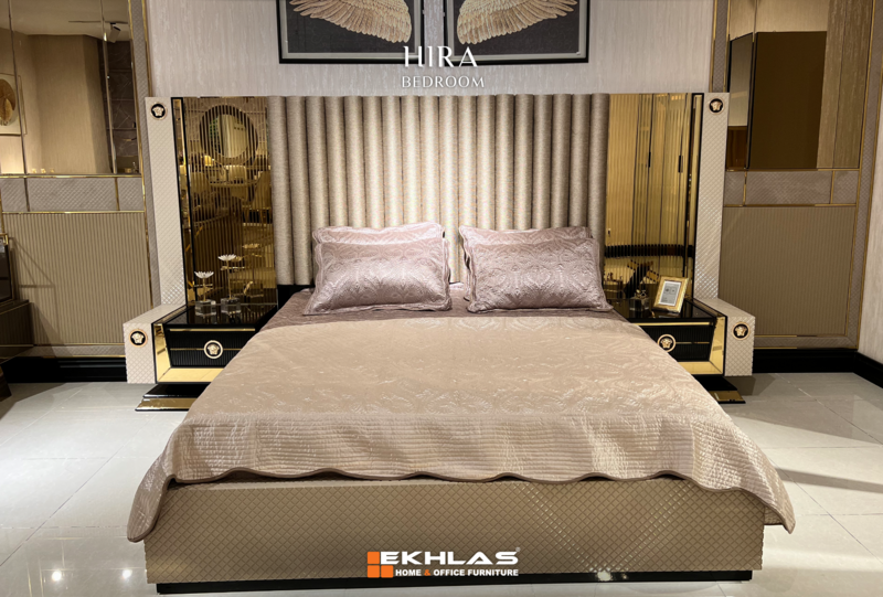 hira bedroom